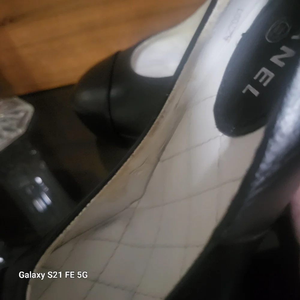 CHANEL PEARL CAVIAR PUMPS SIZE 38 - Picture 16 of 16